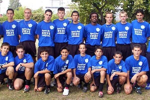 B-Junioren 2003: St. v. li. Trainer Freddi Groß, Önay Yildirim, Perparim Hayredini, Kevin Müller, Valon Zeqiray, Sezer Yesil, Mussa Mani Hamud, Marcel Groß, Carsten Jung, Mikayel Agirman und Co-Trainer Alfred Rausch. Vorne v. li. Jusuf Demirhan, Christian Heim, Ignazio Tutino, Hoger Ismail, Torben Vollweiler, Sencer Koc, Michele Vono und Sügrü